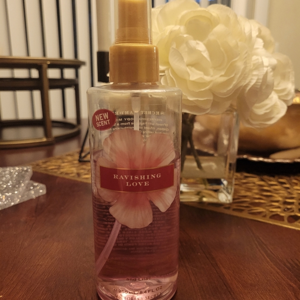 Victoria's Secret ravishing love